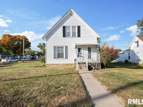 426 13th St, De Witt, IA 52742