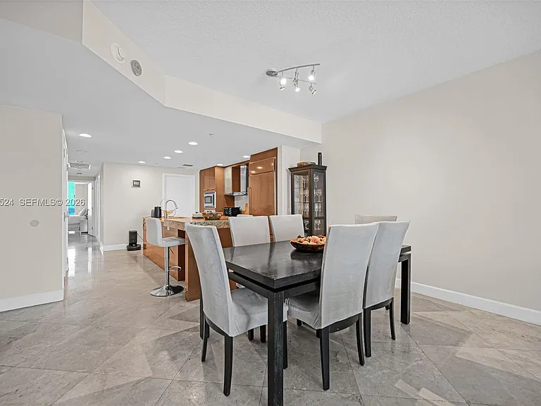 3801 Collins Ave #1102 — Photo 15