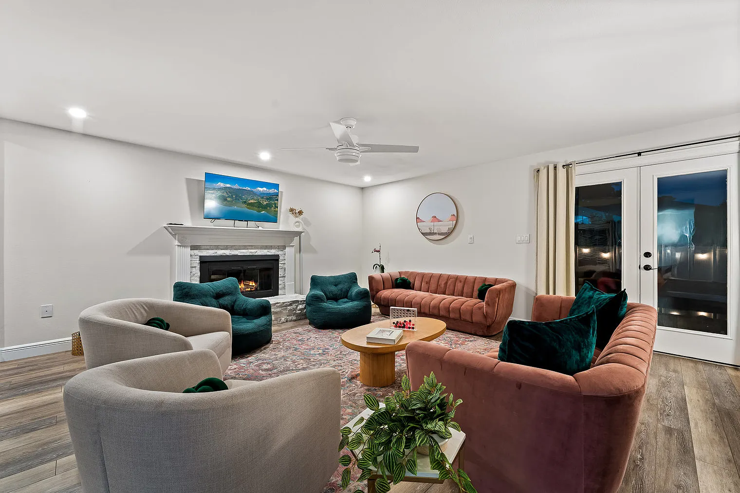 5 bed, 3.0 bath, 3509 sqft, $9,367 — Photo 3