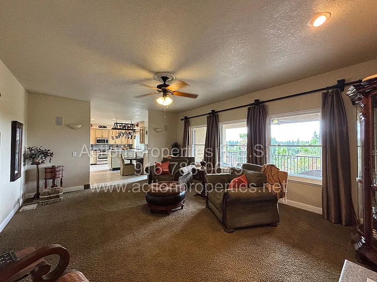4726 Abbey Hl — Photo 26