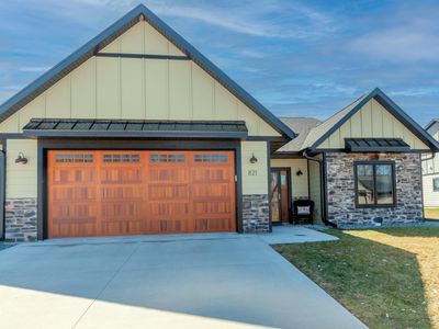 821 Bridle Ln, La Crescent, MN, 55947