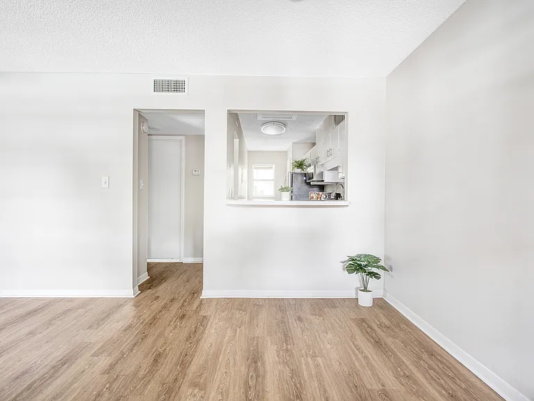 The Henry Apartments — Photo 5