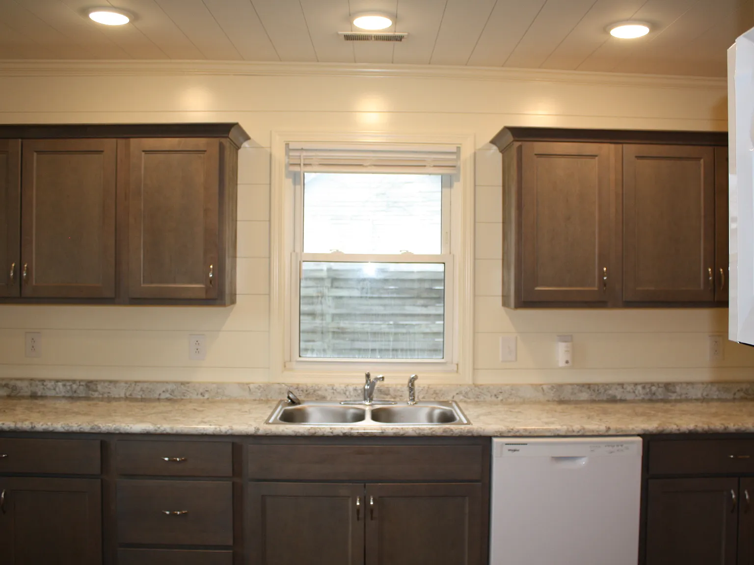 2 bed, 930 sqft, $1,300 — Photo 2