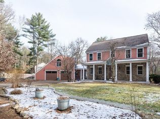 11 Woodview Dr, Lakeville, MA 02347