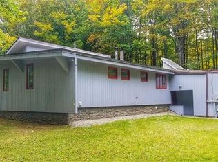 122 Hanks Hill Rd, Mansfield, CT 06268