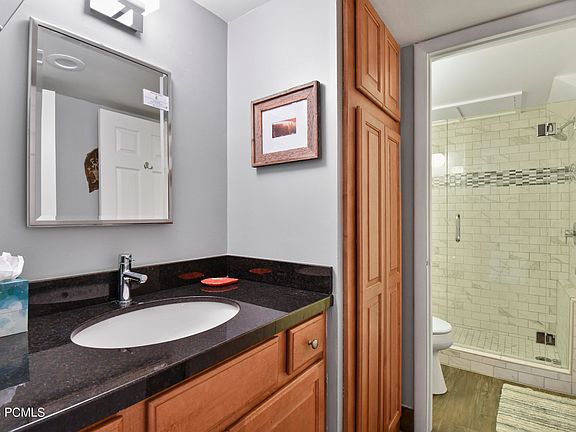 3rd image of 1491 Woodside Ave #204A