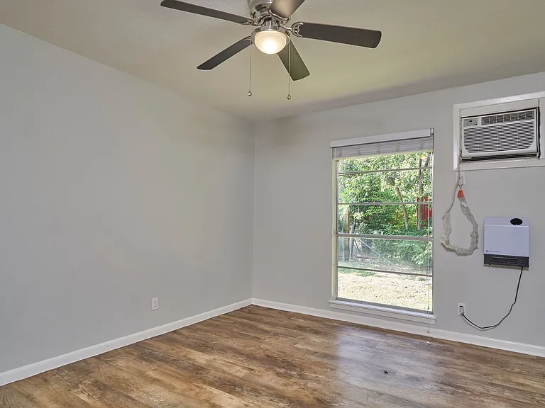 110-122 San Angelo Blvd #118 — Photo 22