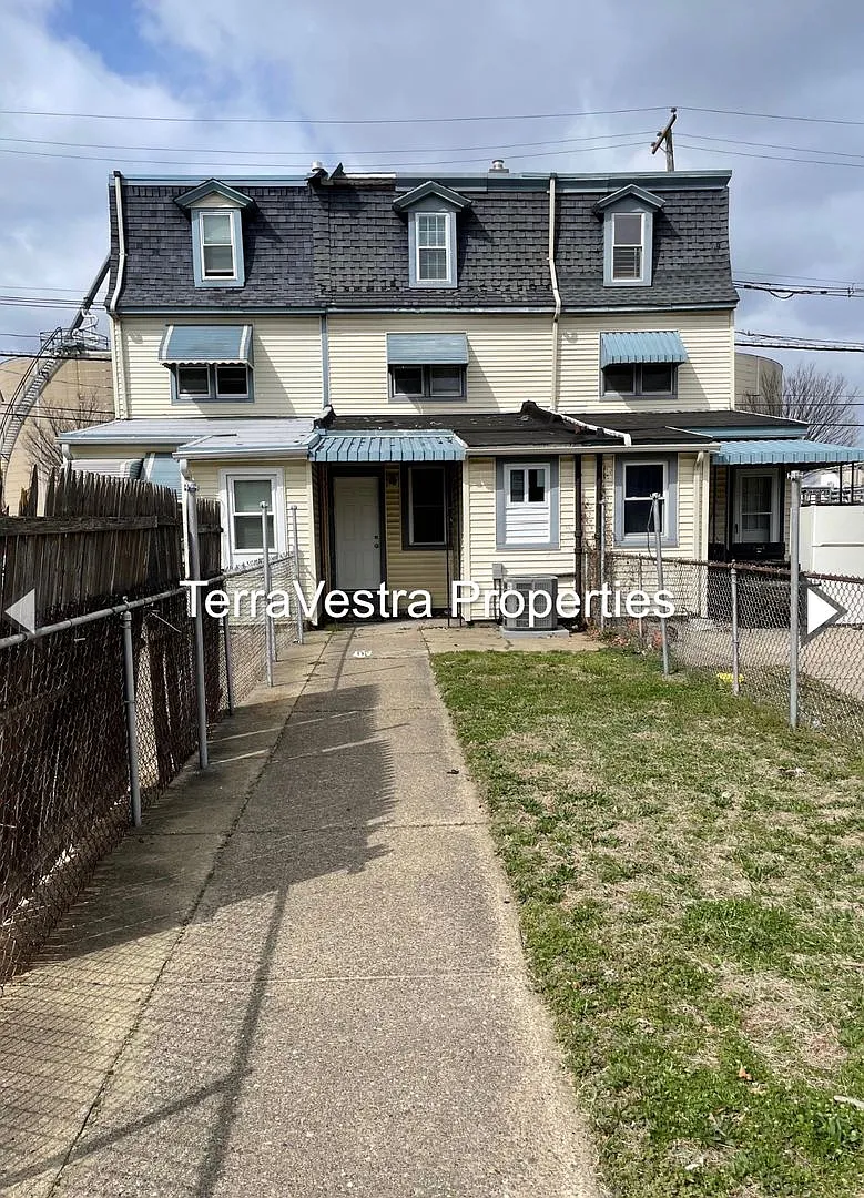 Recently Remodeled Single Family Home! Eligible for $500 Security Deposit. — Photo 3