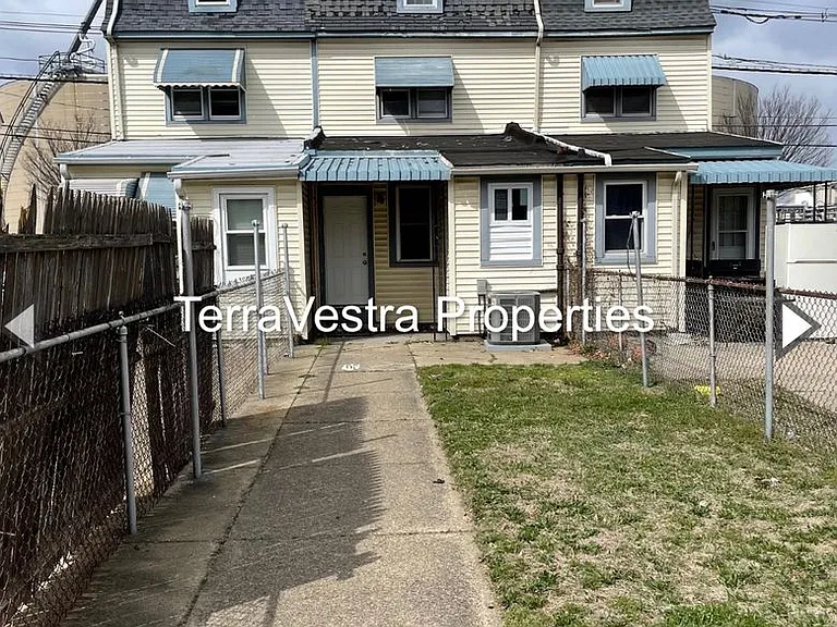 310 Water St — Photo 3