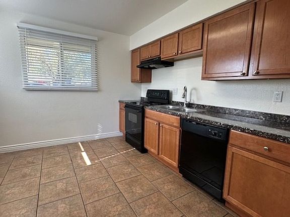3rd image of 3021 N 22nd St APT 01