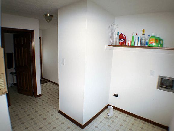 4th image of 2725 Sand Hills Dr