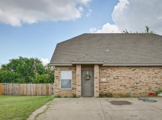 317 S Queens Ct, Mansfield, TX 76063