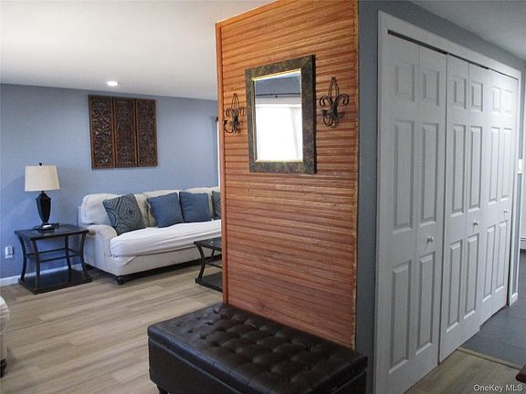 3rd image of 39 Split Cedar Drive
