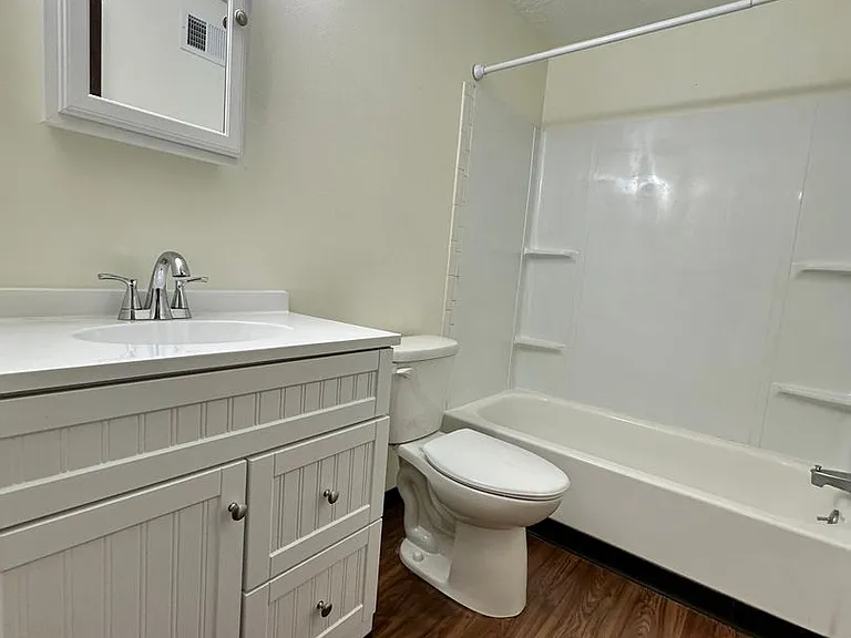345 Delaware Ave — Photo 6