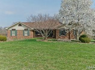 23 Jamestown Farm Dr, Florissant, MO