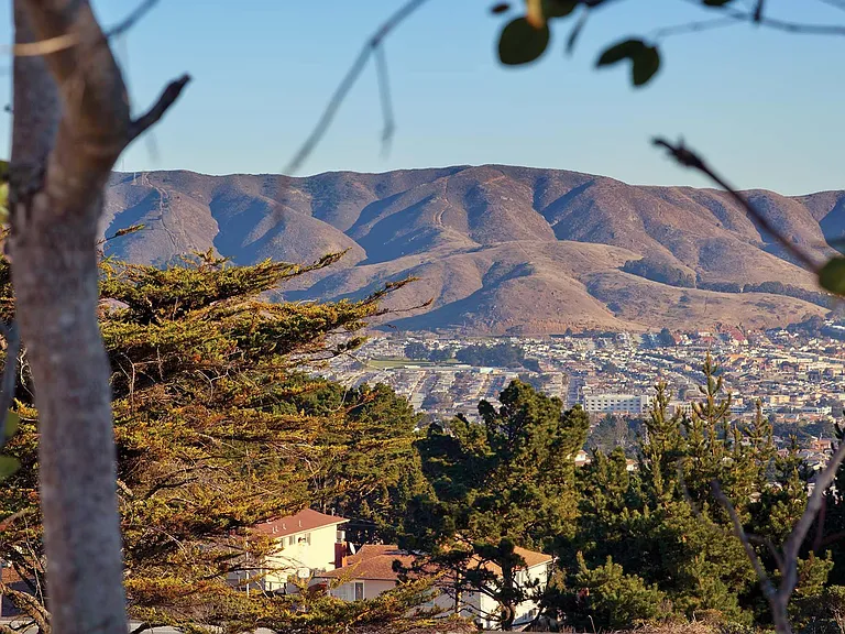 Many apartments offer views of the bay, ocean or Fairway Park
