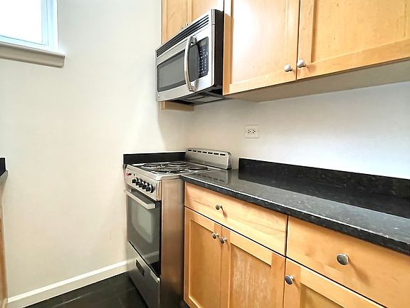 3rd image of 46 W 73rd St APT 1C