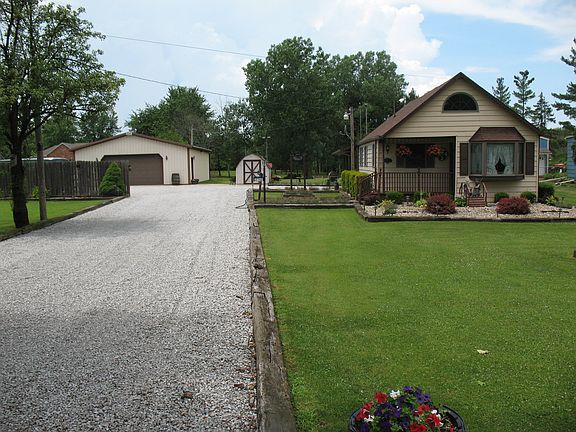 3rd image of 12740 Parrish Ave