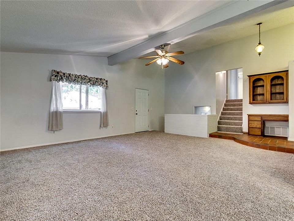1st image of 2528 N Moulton Dr