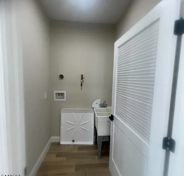 1297 Avy St — Photo 18