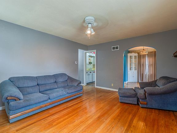 2nd image of 131 S 12th St