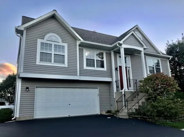 2727 Shelly Ln, Aurora, IL 60504