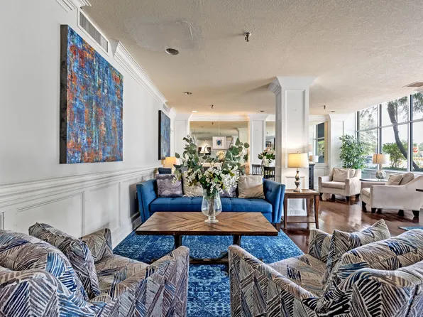 Hillcrest Hampton House