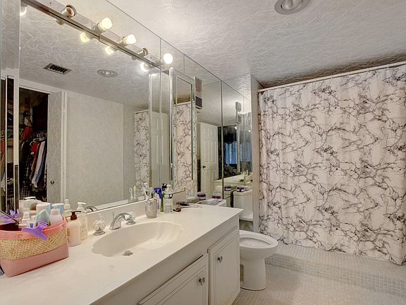 Home For Sale In Boca Teeca