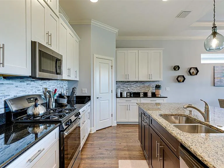 4511 Terrazza Ct — Photo 12