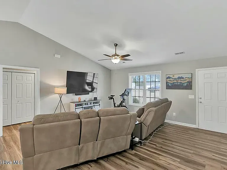 187 Ashbury Park Ln — Photo 4