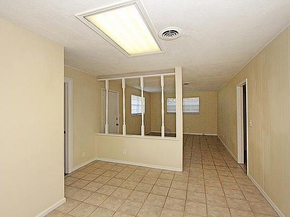 5th image of 3813 Anvers Blvd