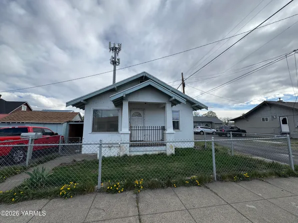 306 W Martin Luther King Junior Blvd, Yakima, WA 98902