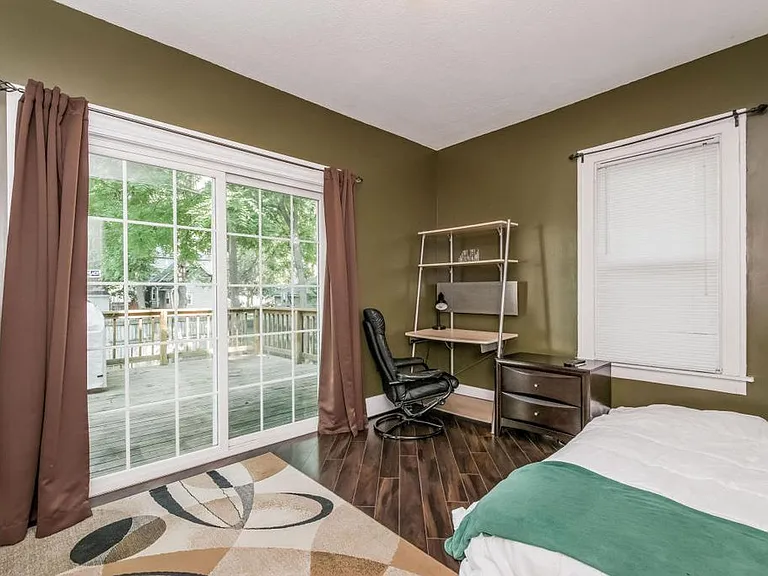 1261 Union Ave NE — Photo 5