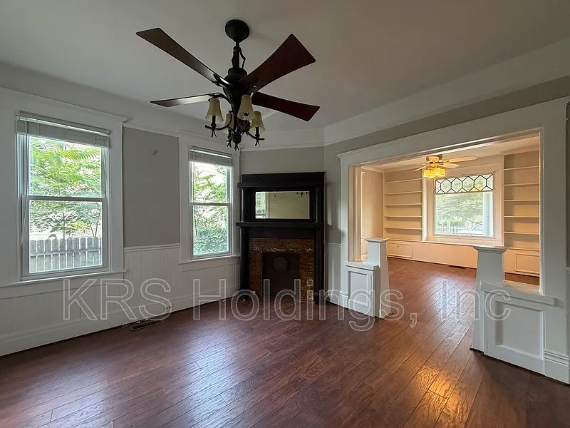 3 bed, 2.0 bath, 1749 sqft, $1,995 — Photo 3