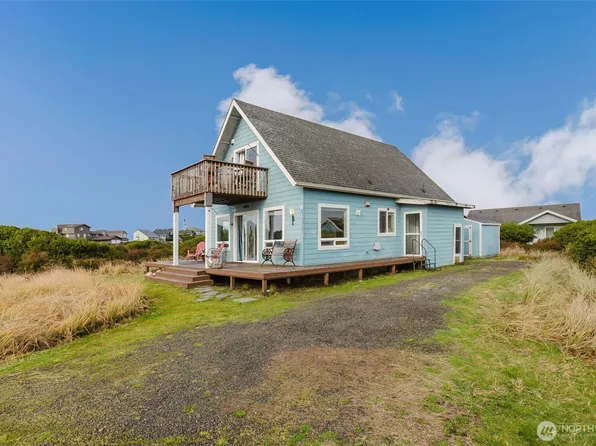 1272 Cutlass Court, Ocean Shores, WA 98569