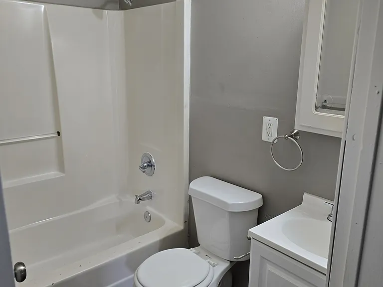 15126 Oldham St — Photo 9
