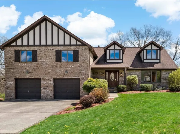 321 Summer Dr, Coraopolis, PA 15108