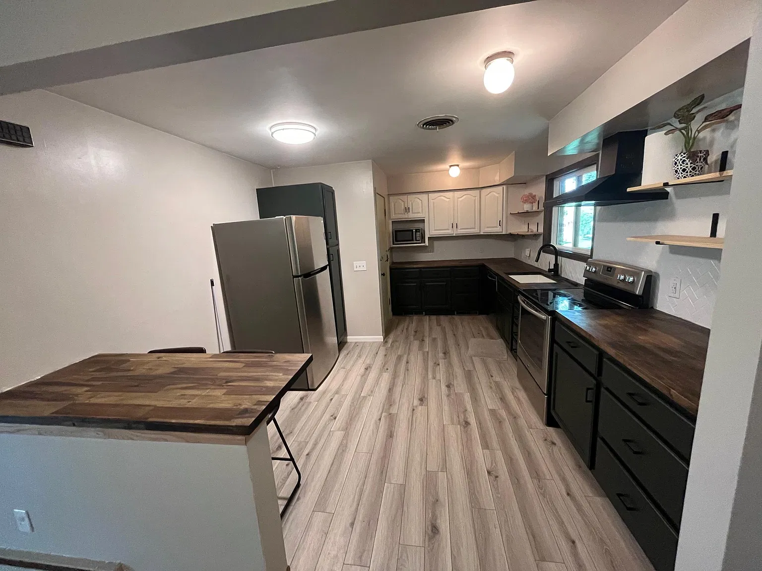 1916 McDonald Dr — Photo 4