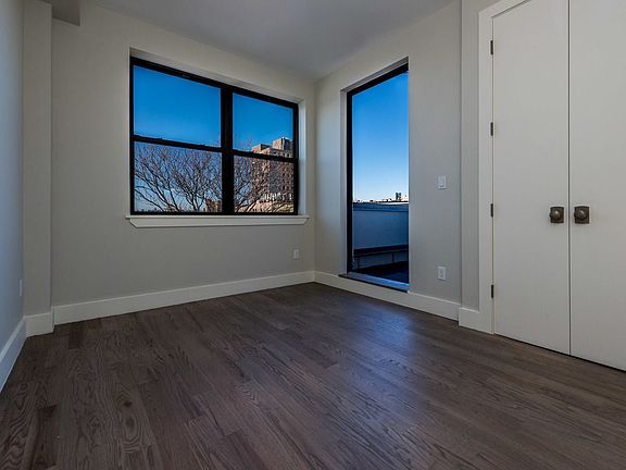 5th image of 1513 Gates Ave APT 4R