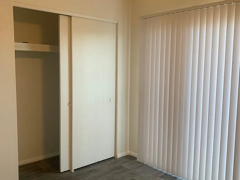 Taylor Heights Apartments — Photo 13