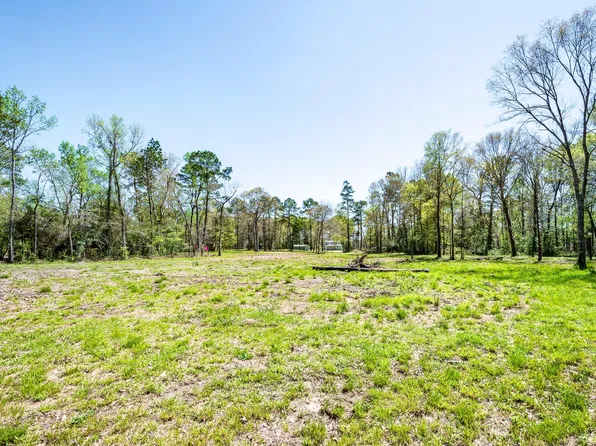 18 Thomas Ln, Huffman, TX 77336