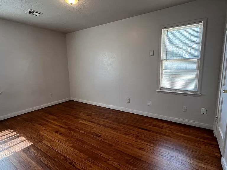 2325 McCracken Dr — Photo 6