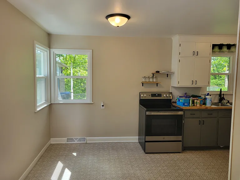 738 Belwood Dr — Photo 17