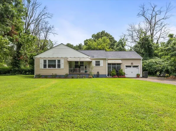 212 Harker Rd, Fort Oglethorpe, GA 30742