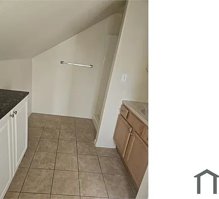 389 S Sheriff Ave #C — Photo 14