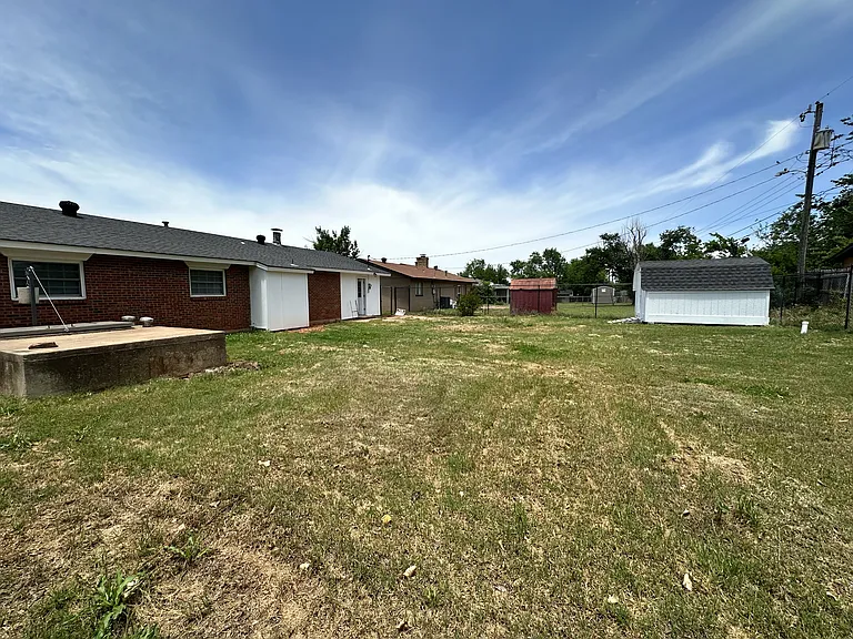 2700 Yorkshire Ave — Photo 15