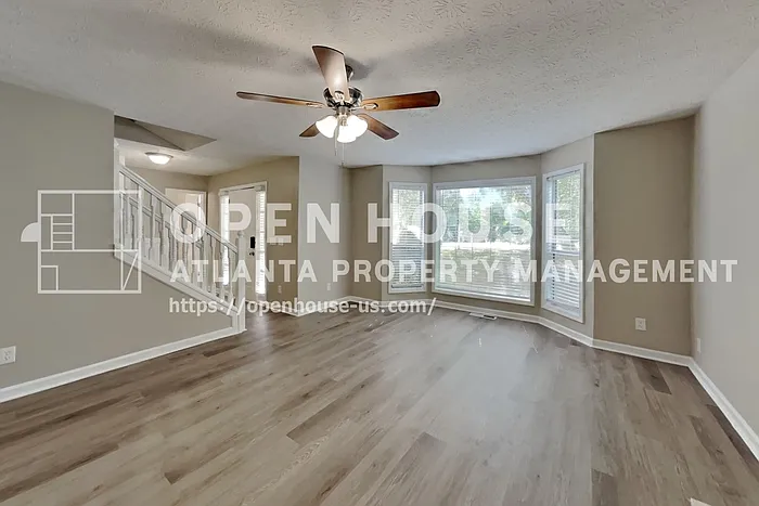 3468 Erin Gln NW — Photo 4