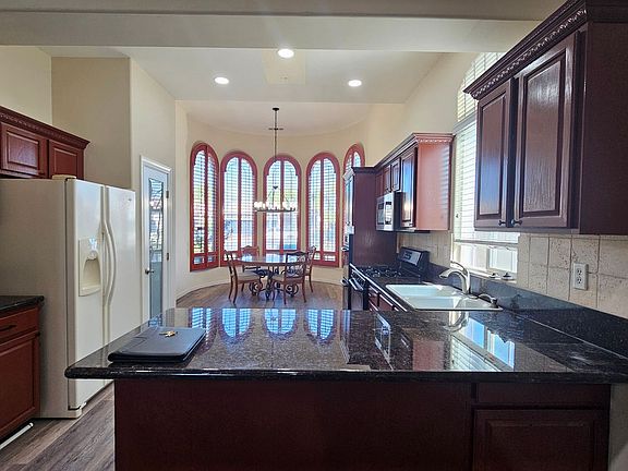 5th image of 247 Dani Rose Ln