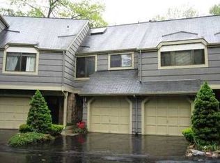 165 Treetop Cir, Nanuet, NY