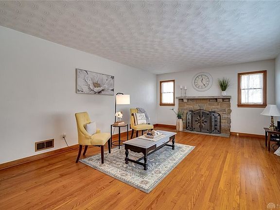 5th image of 1755 Emmons Ave